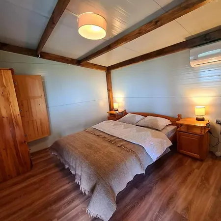 Zornica Casa de Férias Kondolovo